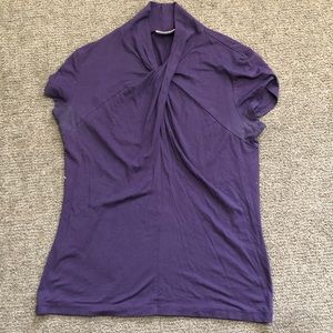 New York & Co Twisted v neck